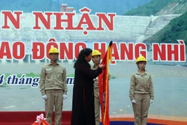 Thủy điện Sơn La đón nhận Huân chương Lao động hạng Nhì