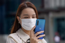 VinAI Research đang phối hợp với Công ty nghiên cứu và sản xuất VinSmart triển khai công nghệ nhận diện trên điện thoại Vsmart. (Ảnh: Vingroup)