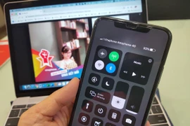 Hastag StayHome trên màn hình của thuê bao VinaPhone. (Ảnh: VNP)