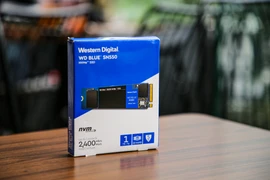 Vỏ hộp của phiên bản WD Blue SN550 1 TB cũng được thiết kế với hai màu trắng và xanh dương chủ đạo. (Ảnh: Minh Sơn/Vietnam+)