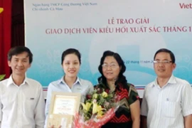 Vietinbank: Tôn vinh giao dịch viên kiều hối xuất sắc tháng 10/2014 