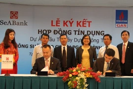 Lãnh đạo hai bên ký kết. (Nguồn: SeABank).