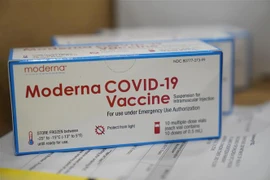 Vắcxin ngừa COVID-19 của Hãng dược phẩm Moderna Inc (Mỹ) chuẩn bị được vận chuyển đến trung tâm phân phối ở Olive Branch, Mississippi, ngày 20/12/2020. (Ảnh: AFP/TTXVN)