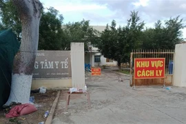 Trung tâm y tế thị xã Ayun Pa (Gia Lai) được sử dụng làm khu cách ly những trường hợp nhiễm SARS-CoV-2. (Ảnh: TTXVN phát)