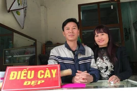 Anh Hiếu trong vai 'anh bộ đội' bất đắc dĩ cạnh vợ. (Ảnh: Nhân vật cung cấp) 