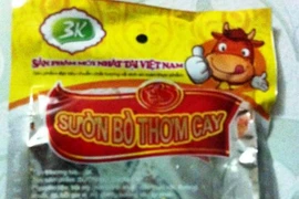 Sản phẩm "Sườn bò thơm cay" thực ra là bột mì. (Ảnh: Thanh Tâm/Vietnam+)