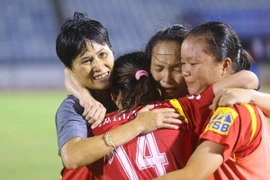 Huấn luyện viên Đoàn Thị Kim Chi (ngoài cùng bên trái) đã giúp Thành phố Hồ Chí Minh lật đổ sự thống trị của Hà Nội I. (Ảnh: Minh Chiến/Vietnam+)