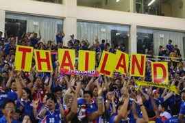 Chỉ với hơn 2.000 fan, người Thái thực sự đã dậy cho Việt Nam một bài học về cách cổ vũ chuyên nghiệp. (Ảnh: Minh Chiến/Vietnam+)