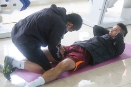 [Photo] “Thám tử” Shinichi giải đố chấn thương cho Olympic Việt Nam