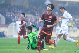 [Photo] Công Phượng lạnh lùng ăn mừng bàn thắng ở phút 90