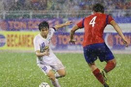 Thâu tóm gần như tất cả các danh hiệu cá nhân ở giải U21 quốc tế 2015, Công Phượng đang là nhân tố quá quan trọng với đội bóng. (Ảnh: Minh Chiến/Vietnam+)