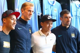 Từ trái qua, Hồng Quân, Hart, Ngọc Hải và Kolarov trong buổi giao lưu cách đây chưa lâu ở Indochina Plaza. (Ảnh: Minh Chiến/Vietnam+)