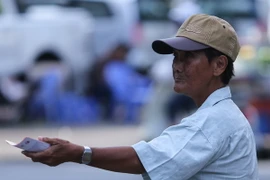 Lời rao bán không ai trả lời. (Ảnh: Minh Chiến/Vietnam+)