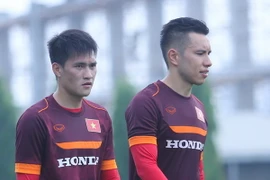 Tân binh Việt Kiều khen ông Miura chuyên nghiệp như châu Âu 