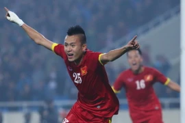 [Photo] Huy Toàn và Công Phượng chơi tốt, Olympic Việt Nam chiến thắng