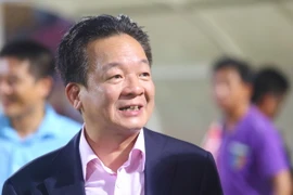 Bầu Hiển tiết lộ nhiều đơn vị muốn treo thưởng cho tuyển Việt Nam ở trận gặp Manchester City. (Ảnh: Minh Chiến/Vietnam+)