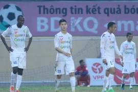 [Photo] HLV Vũ Quang Bảo chỉ mặt Gonzalo, Thanh Hóa thắng ngược á quân