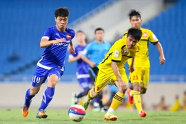 [Video] Miura không hài lòng, Lý Hoàng Nam gặp may vì đối thủ bỏ cuộc