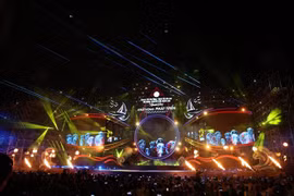 Đại nhạc cảnh "Khánh Hòa sóng hát" mở màn Lễ khai mạc Festival Biển 2023. (Ảnh Đặng Tuấn/TTXVN)