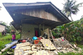 Ngôi nhà bị hư hại sau trận động đất tại Jayapura, Papua, Indonesia, ngày 9/2/2023. (Ảnh minh họa: THX/ TTXVN)