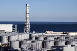 Các bể chứa nước thải nhiễm xạ tại Nhà máy điện hạt nhân Fukushima Daiichi tại Okuma, tỉnh Fukushima, Nhật Bản ngày 20/1. (Ảnh: AFP/TTXVN)