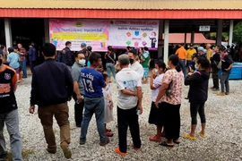 Vụ xả súng tại Thái Lan: Quốc vương và Hoàng hậu tới thăm các nạn nhân