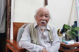 68 năm Giải phóng Thủ đô: Người kể chuyện Hà Nội qua những bức ảnh