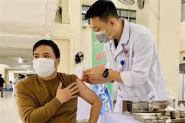 Ngày 18/12: Số ca mắc mới COVID-19 giảm gần một nửa so với hôm qua