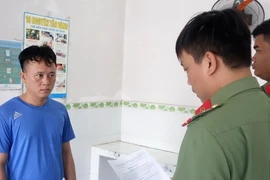 Khởi tố, tạm giam đối tượng tổ chức cho người khác xuất cảnh trái phép