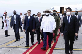 Tổng thống Cộng hòa Uganda bắt đầu thăm chính thức Việt Nam