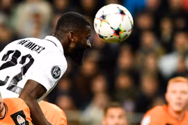 Man City giành vé đầu tiên vào vòng 1/8 Champions League
