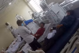 Kiên Giang: 5 người nhập viện do ngộ độc rượu, 3 trường hợp nguy kịch