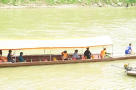 Lào Cai: Nỗ lực tìm kiếm nạn nhân mất tích khi bơi qua sông Chảy