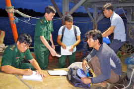 Cà Mau: Liên tiếp phát hiện tàu vận chuyển dầu DO trái phép