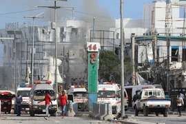 Các tay súng nghi là al Shabaab tấn công căn cứ quân sự Somalia