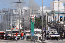 Các tay súng nghi là al Shabaab tấn công căn cứ quân sự Somalia