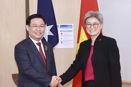 Chủ tịch Quốc hội Vương Đình Huệ tiếp Bộ trưởng Ngoại giao Australia
