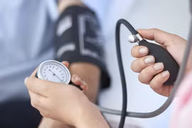Giảm huyết áp ở người cao tuổi giúp ngăn ngừa bệnh sa sút trí tuệ