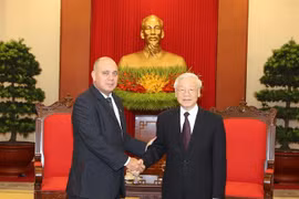 Tổng Bí thư Nguyễn Phú Trọng tiếp đồng chí Roberto Morales Ojeda. (Ảnh: Trí Dũng/TTXVN)