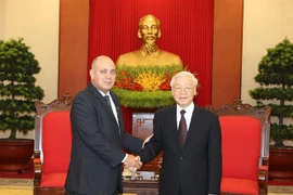 Tổng Bí thư Nguyễn Phú Trọng tiếp đồng chí Roberto Morales Ojeda. (Ảnh: Trí Dũng/TTXVN)