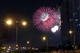 Thành phố Hồ Chí Minh bắn pháo hoa nghệ thuật kỷ niệm Cách mạng tháng Tám và Quốc khánh 2/9. (Ảnh minh họa: Thanh Vũ/TTXVN)