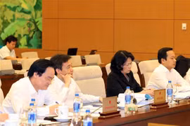 Phó Chủ tịch nước Đặng Thị Ngọc Thịnh, Phó Thủ tướng Vũ Đức Đam, Bộ trưởng Bộ Giáo dục và Đào tạo Phùng Xuân Nhạ dự phiên họp. (Ảnh: Trọng Đức/TTXVN)