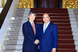 Thủ tướng Nguyễn Xuân Phúc tiếp ông Shinichi Kitaoka, Chủ tịch Cơ quan Hợp tác quốc tế Nhật Bản (JICA). (Ảnh: Thống Nhất/TTXVN)