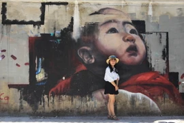 Ngắm nhìn những bức tranh tường khổng lồ tuyệt đẹp tại Huế