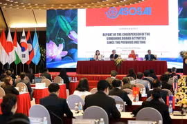Bà Madinah Mohamad, Tổng Kiểm toán Nhà nước Malaysia, Chủ tịch ASOSAI nhiệm kỳ 2015-2018, đọc diễn văn khai mạc Cuộc họp Ban Điều hành ASOSAI lần thứ 52. (Ảnh: Dương Giang/TTXVN)