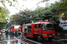 [Photo] Hiện trường vụ cháy lớn tại nhà hàng số 5 Phan Kế Bính