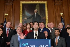 Chủ tịch Hạ viện Mỹ Paul Ryan trong cuộc họp báo sau khi Hạ viện thông qua dự luật cải cách thuế ở Washington, DC., ngày 16/11. (Nguồn: AFP/ TTXVN)