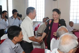 Chủ tịch Quốc hội Nguyễn Thị Kim Ngân với cử tri phường An Hòa. (Ảnh: Trọng Đức/TTXVN)