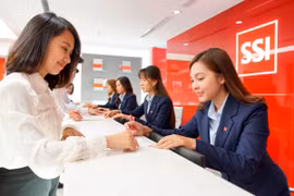 SSI phát hành 5 mã chứng quyền dựa trên 3 mã chứng khoán cơ sở HPG, FPT và MWG. (Ảnh: SSI/Vietnam+)