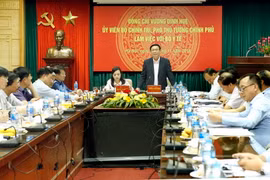 Phó Thủ tướng Chính phủ Vương Đình Huệ phát biểu tại buổi làm việc. (Ảnh: Dương Ngọc/TTXVN)